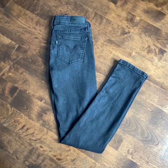 jeans demi curve levis